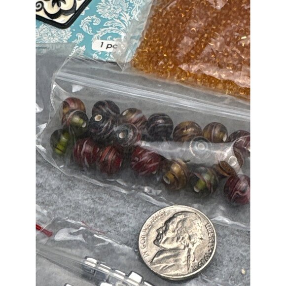 Assorted Bead & Findings Craft Kit for Jewelry Making - Picture 4 of 8